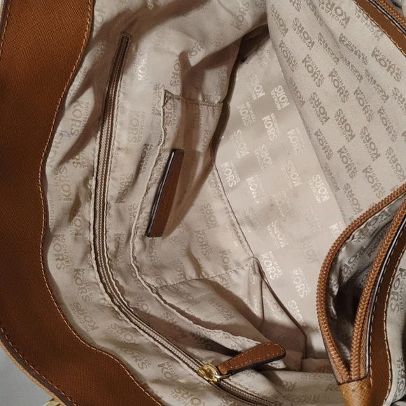 Authentic Michael Kors Jet Set Tote & Matching Wallet - Picture 11 of 16